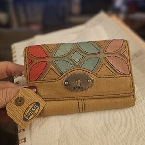 "NWT" Vtg. Fossil MADDOX Wallet 💫